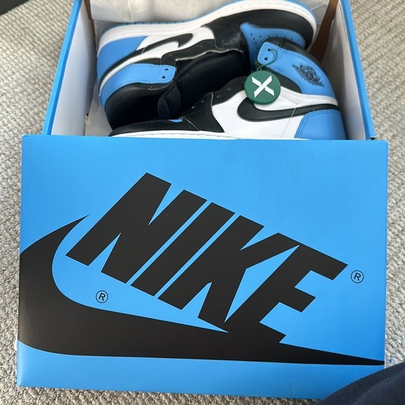 Nike Air Jordan Retro High OG UNC Toe - Picture 5 of 5